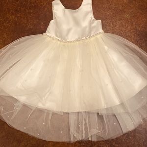 Little girls dress size 4t.